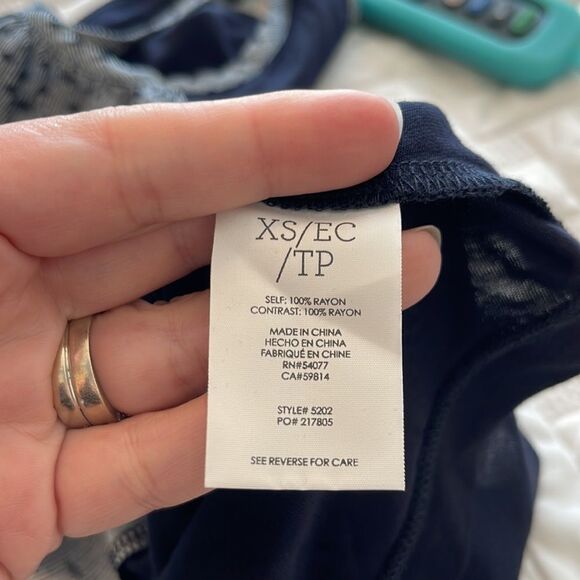 CAbi- 5202 Navy Blue Cross Back Loose Fit Thin Strap Keyhole Back Tank Top XS - Picture 5 of 5